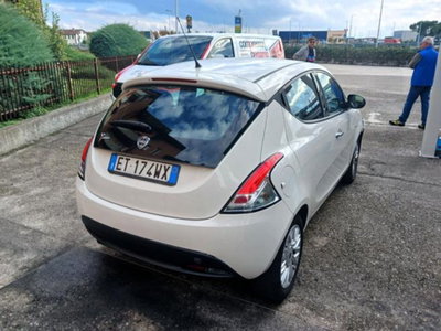 Lancia Ypsilon 1.2 69 CV 5 porte Silver (3)