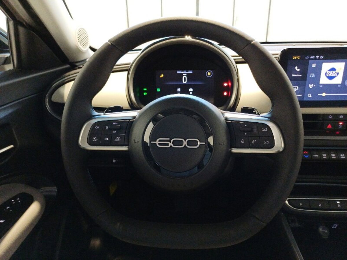 Fiat 600 1.2 hybrid La Prima 110cv auto (11)