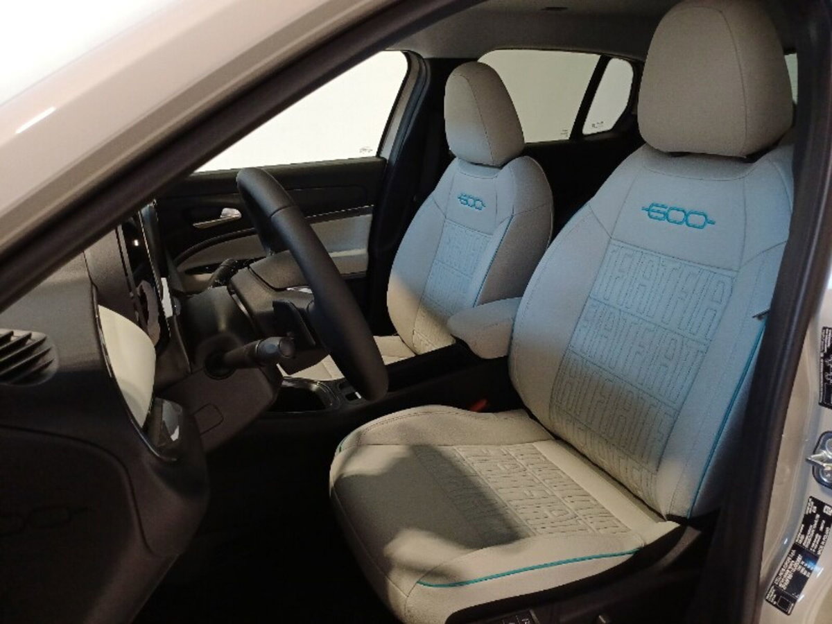 Fiat 600 1.2 hybrid La Prima 110cv auto (18)