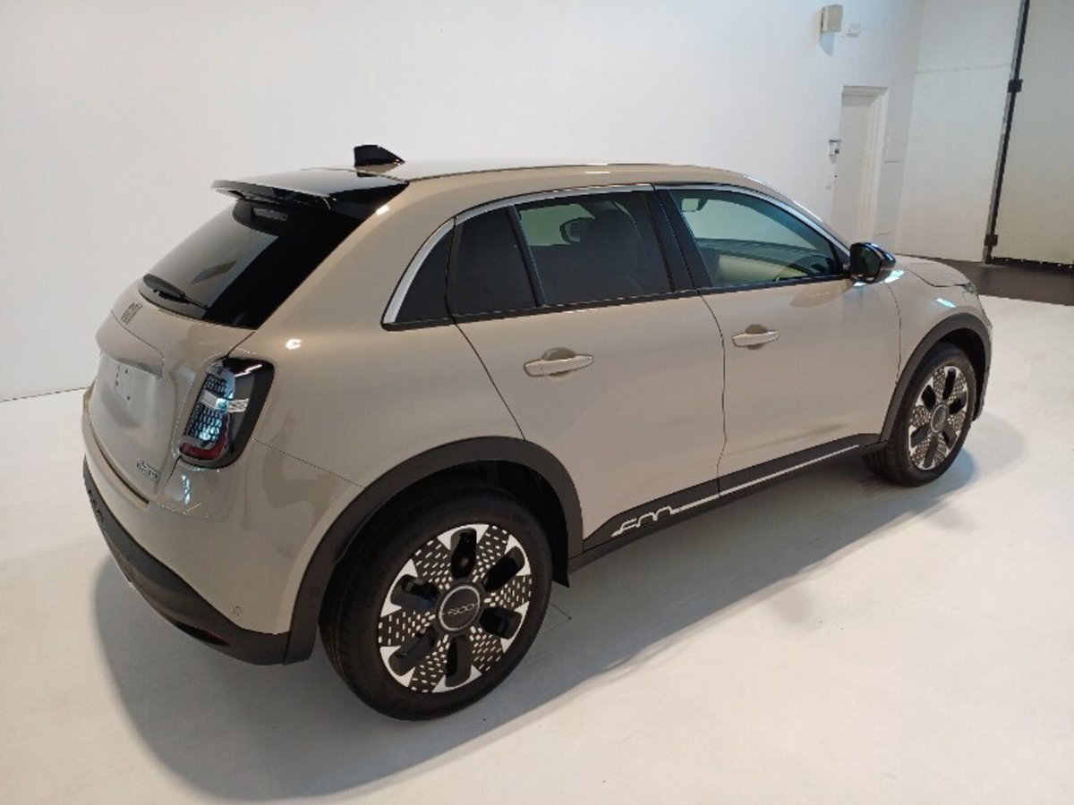 Fiat 600 1.2 hybrid La Prima 110cv auto (6)
