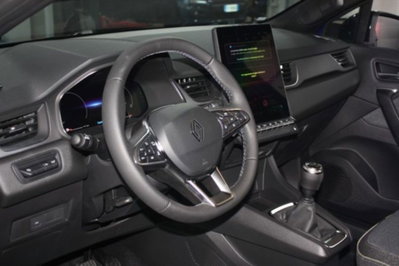 Renault Captur 1.2 eco-g Techno 120cv (7)