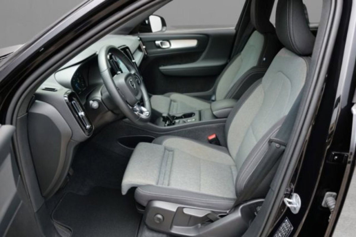 Volvo XC40 T2 automatico Core (7)