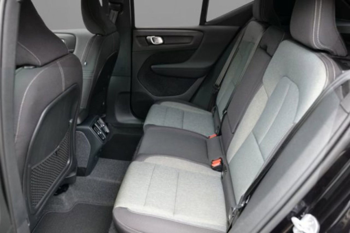 Volvo XC40 T2 automatico Core (8)