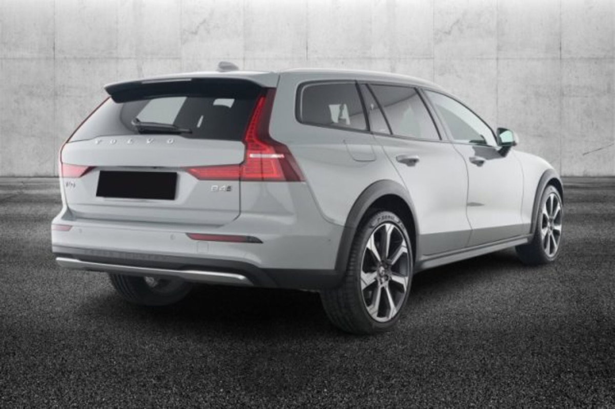 Volvo V60 Cross Country 2.0 b4 Plus awd auto (2)