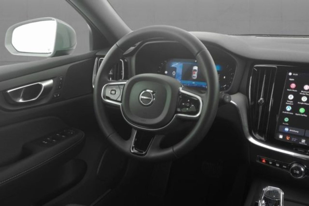 Volvo V60 Cross Country 2.0 b4 Plus awd auto (7)
