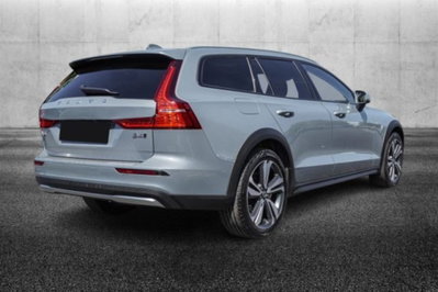 Volvo V60 Cross Country 2.0 b4 Plus awd auto (2)
