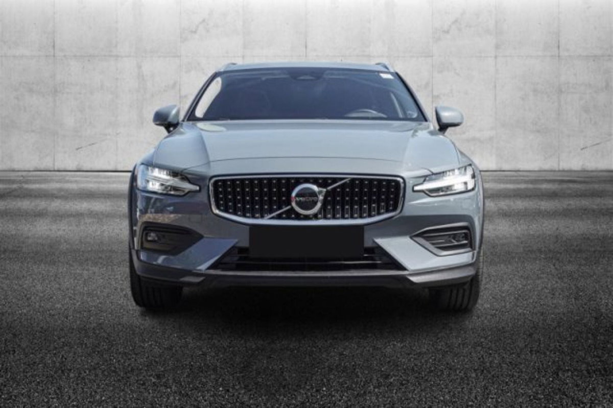 Volvo V60 Cross Country 2.0 b4 Plus awd auto (4)