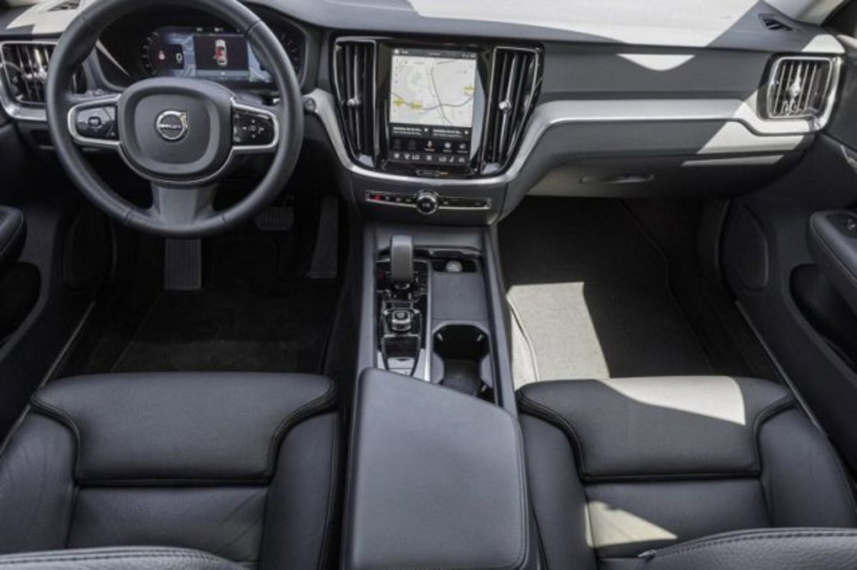 Volvo V60 Cross Country 2.0 b4 Plus awd auto (6)