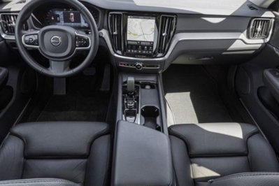 Volvo V60 Cross Country 2.0 b4 Plus awd auto (6)