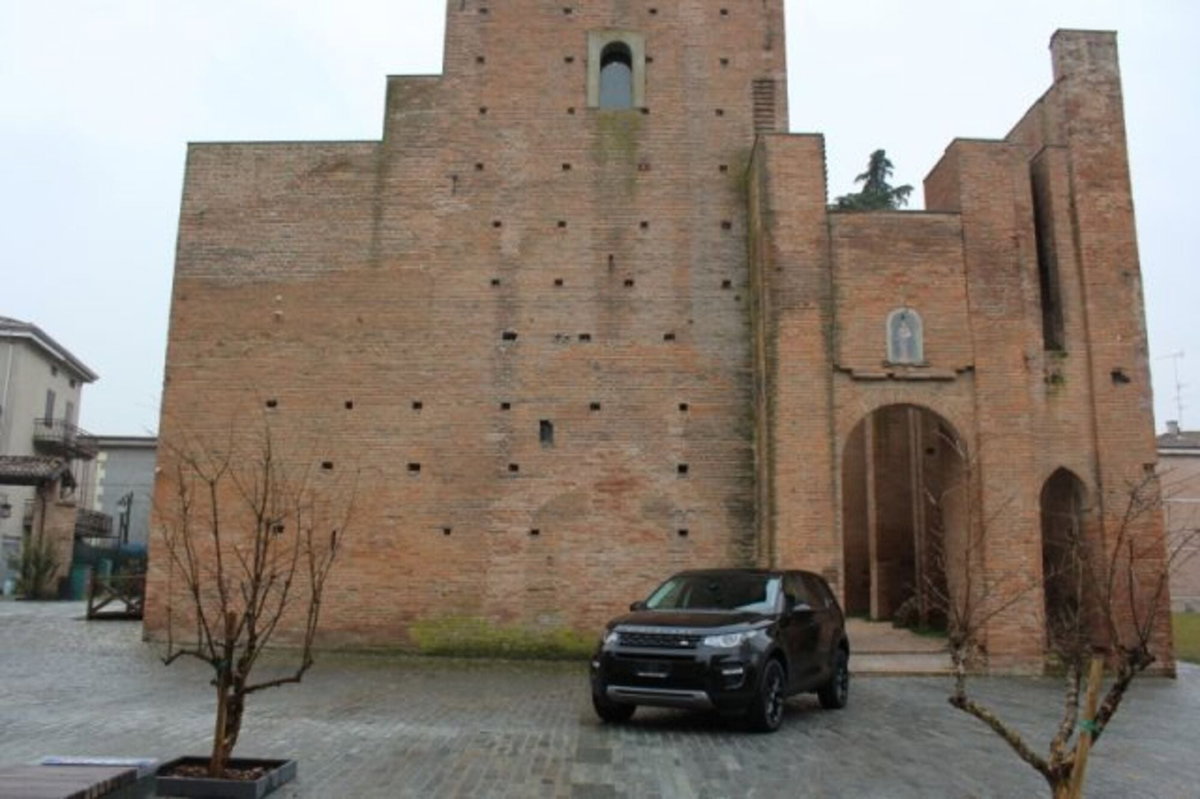 Land Rover Discovery Sport 2.0 TD4 204 CV AWD Auto Urban Edition (2)