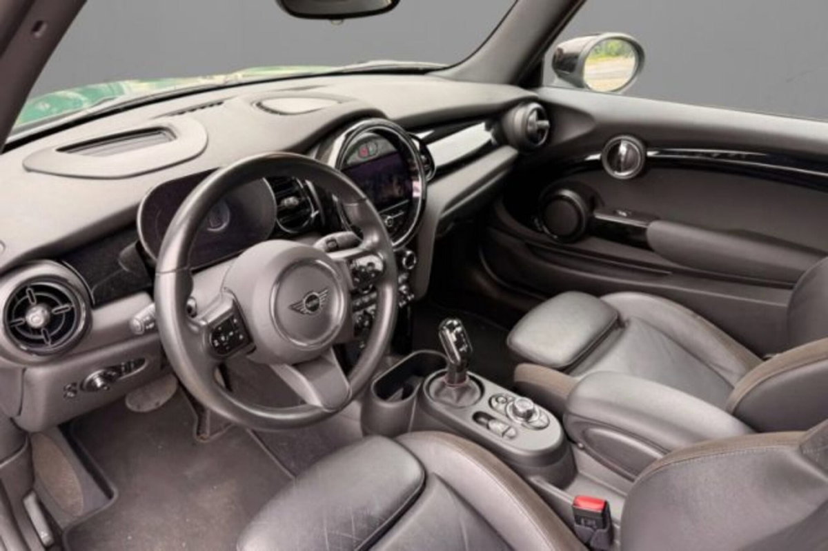 MINI Mini Cabrio 1.5 Cooper Classic Cabrio (6)
