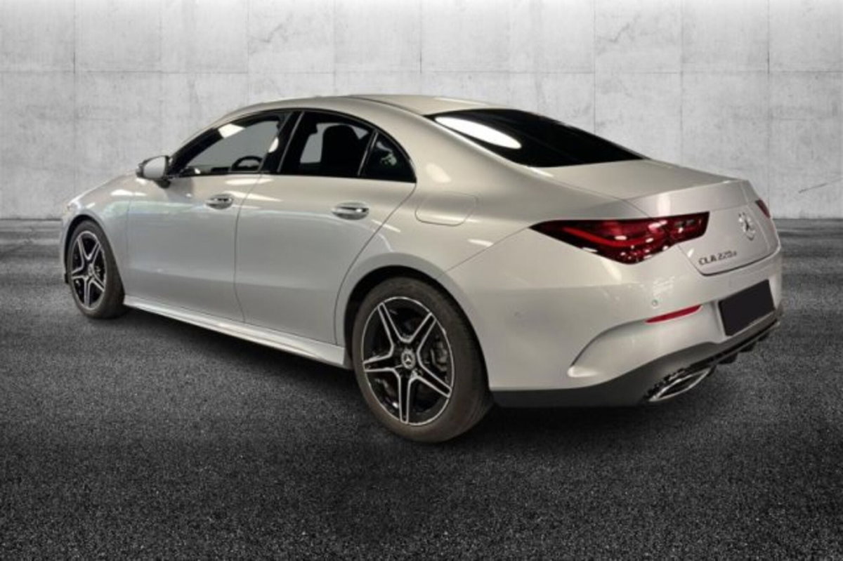 Mercedes-Benz CLA 220 d Automatic Business (2)