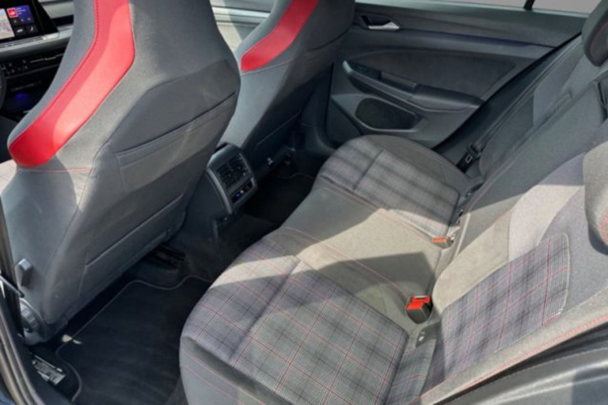 Volkswagen Golf 2.0 TSI GTI DSG (8)