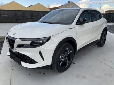 Alfa Romeo Junior 1.2 ibrida Q4 Sprint 145cv edct6 (3)