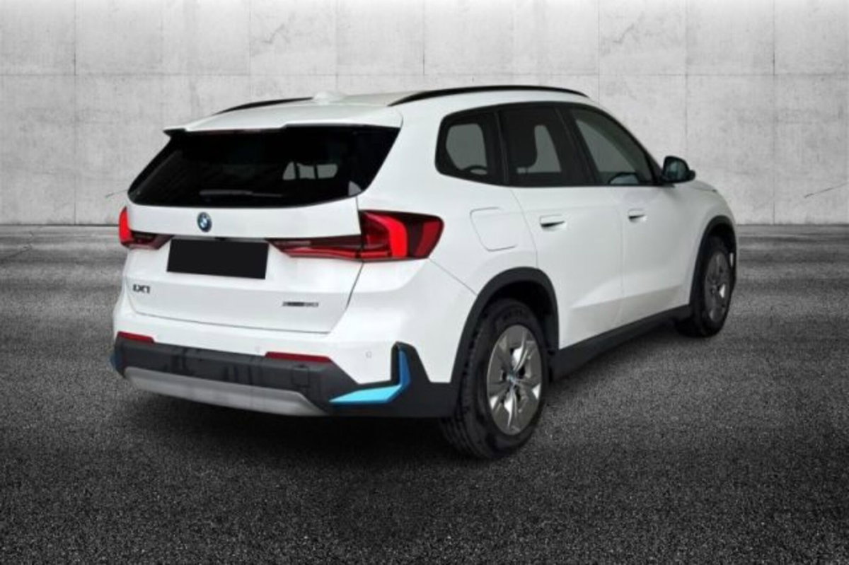 BMW iX1 xdrive 30 MSport (2)