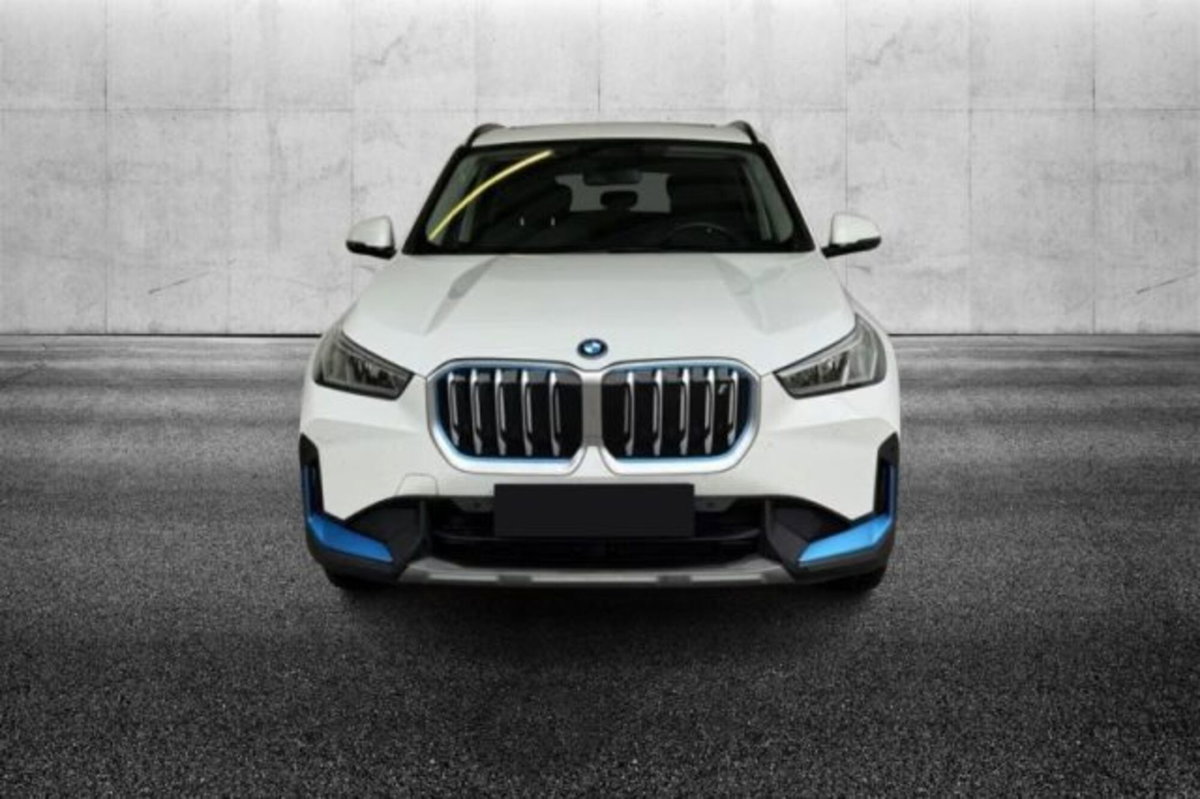 BMW iX1 xdrive 30 MSport (3)