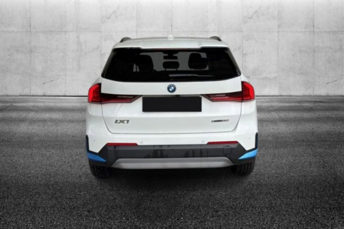 BMW iX1 xdrive 30 MSport (4)