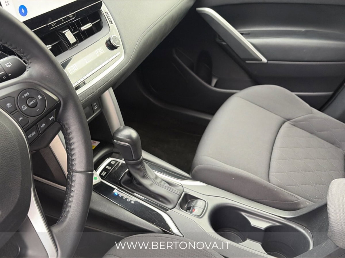 Toyota Corolla Cross 1.8h Corolla fwd 140cv e-cvt (13)
