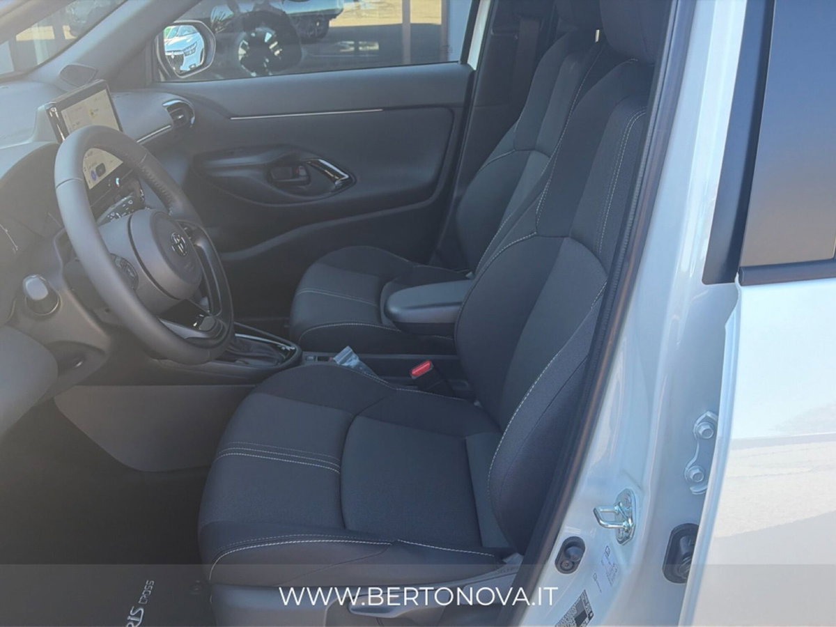 Toyota Yaris Cross 1.5h GR Sport Black Sky fwd 116cv e-cvt (15)