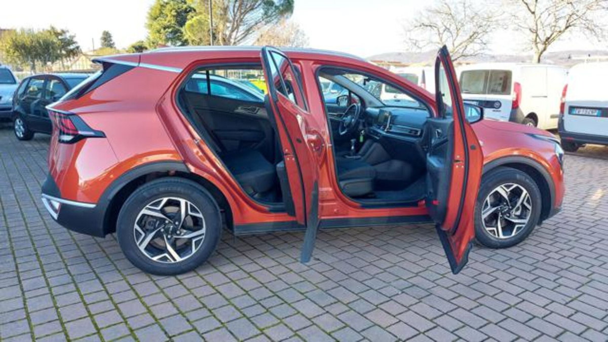Kia Sportage 1.6 CRDI 136 CV 2WD Mild Hybrid Business Class (20)
