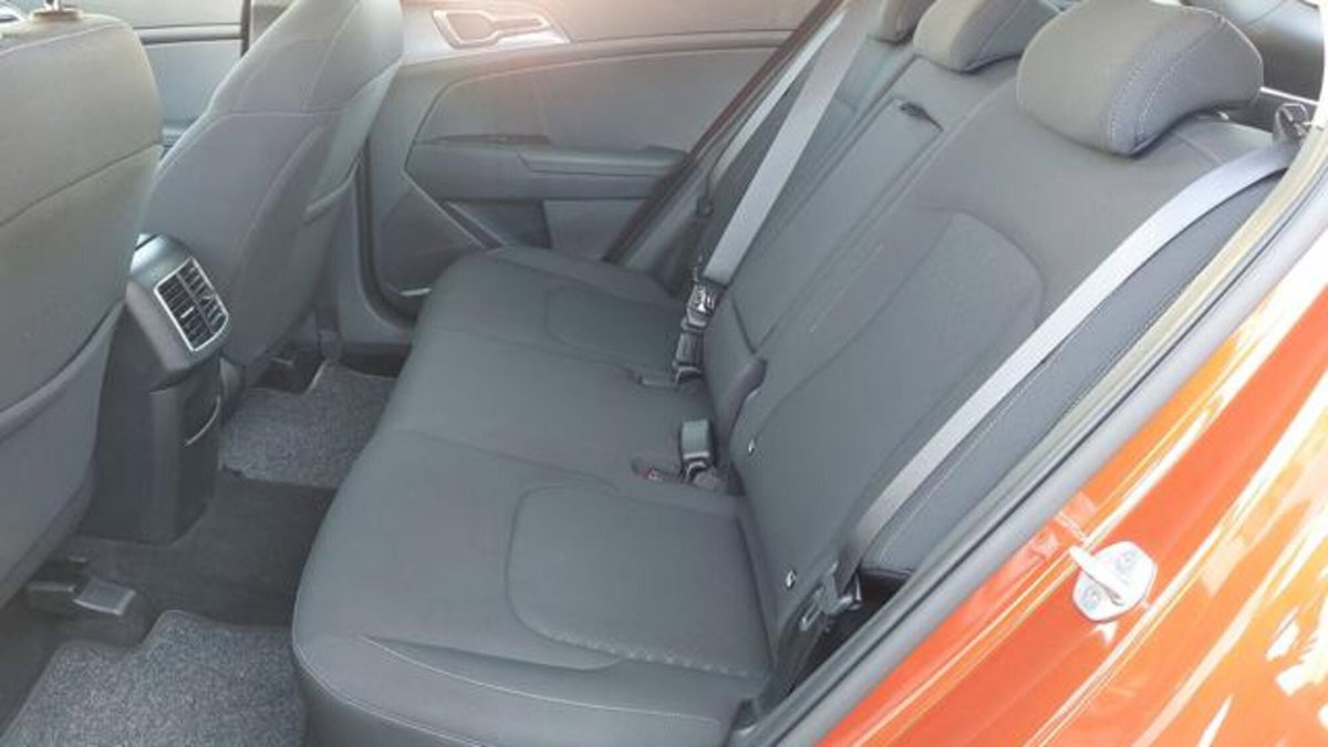 Kia Sportage 1.6 CRDI 136 CV 2WD Mild Hybrid Business Class (6)