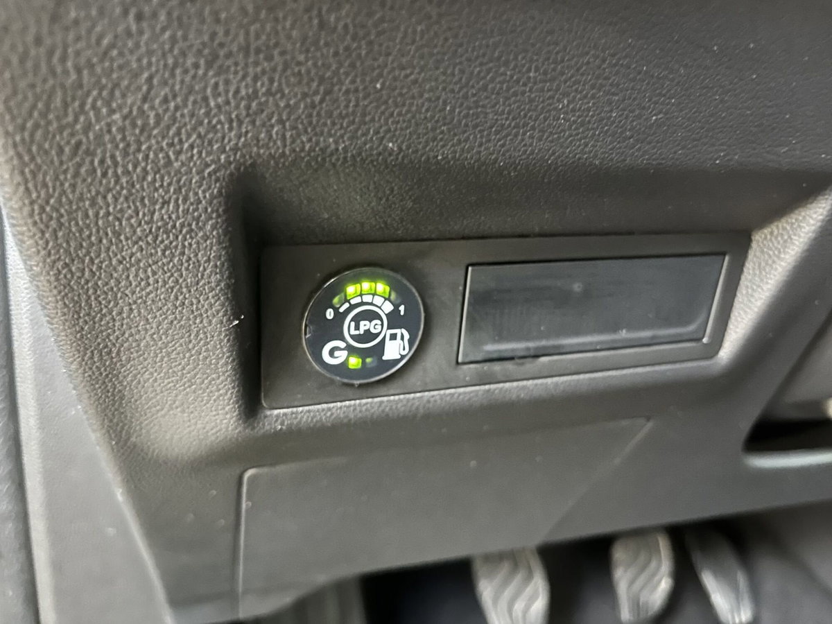 Renault Captur TCe 100 CV GPL Techno (15)