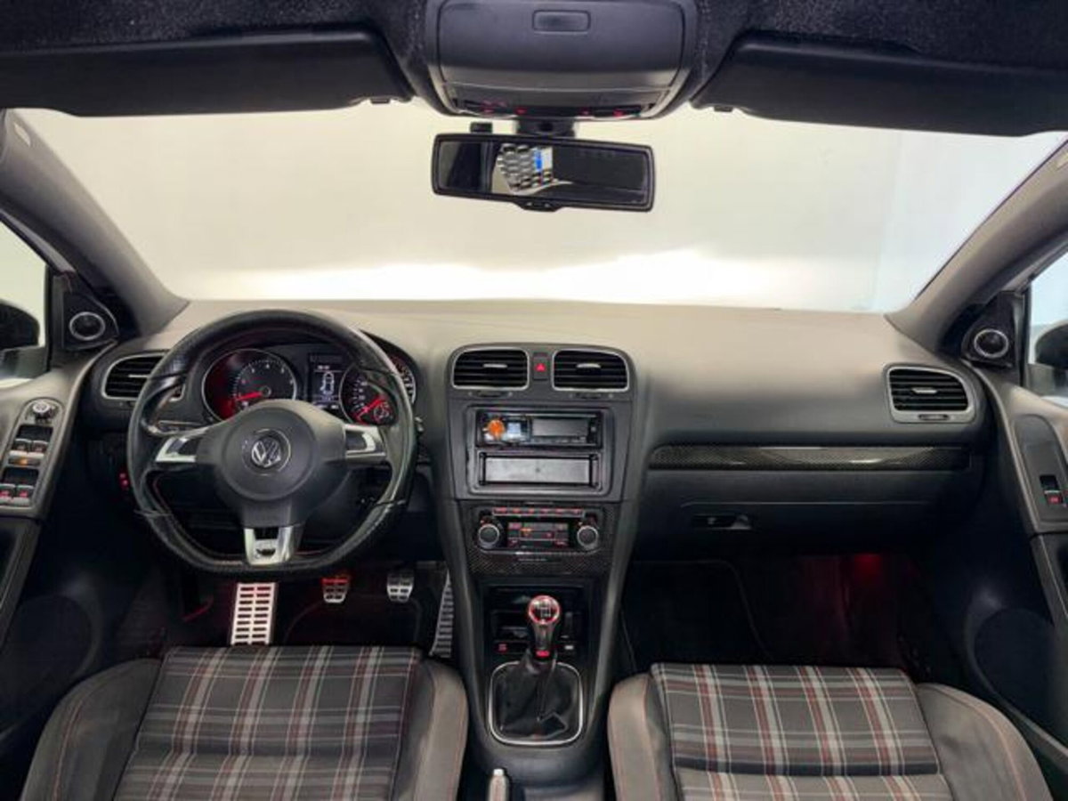 Volkswagen Golf 2.0 tsi GTI MT Ultimate 245cv (14)