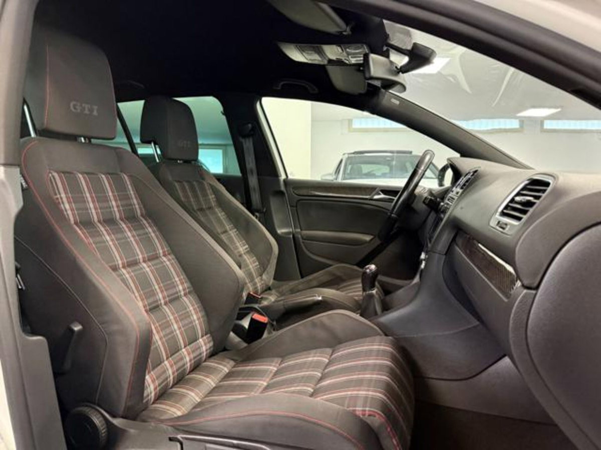 Volkswagen Golf 2.0 tsi GTI MT Ultimate 245cv (20)