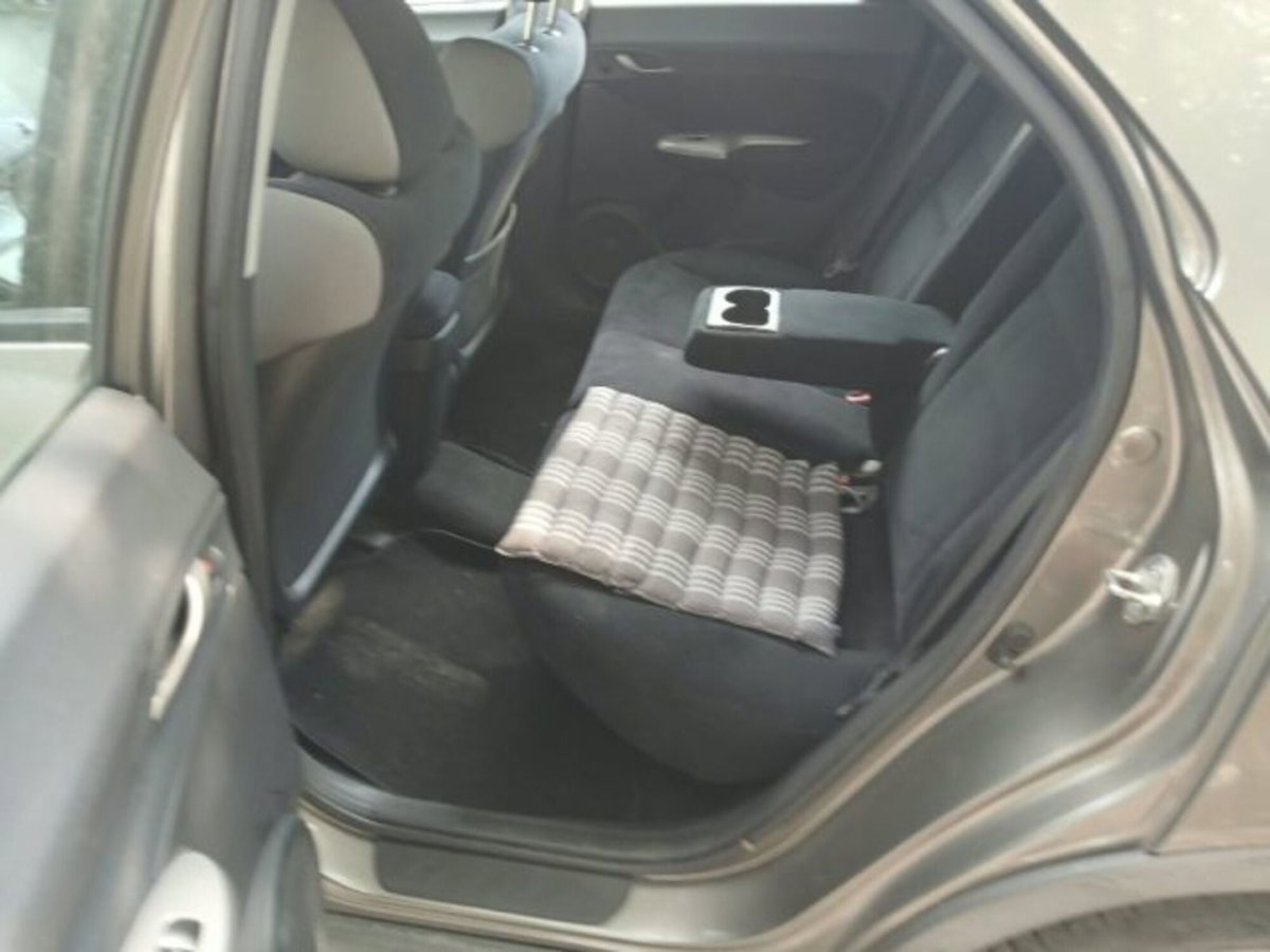 Honda Civic 1.8 i-VTEC 5p. Sport (7)