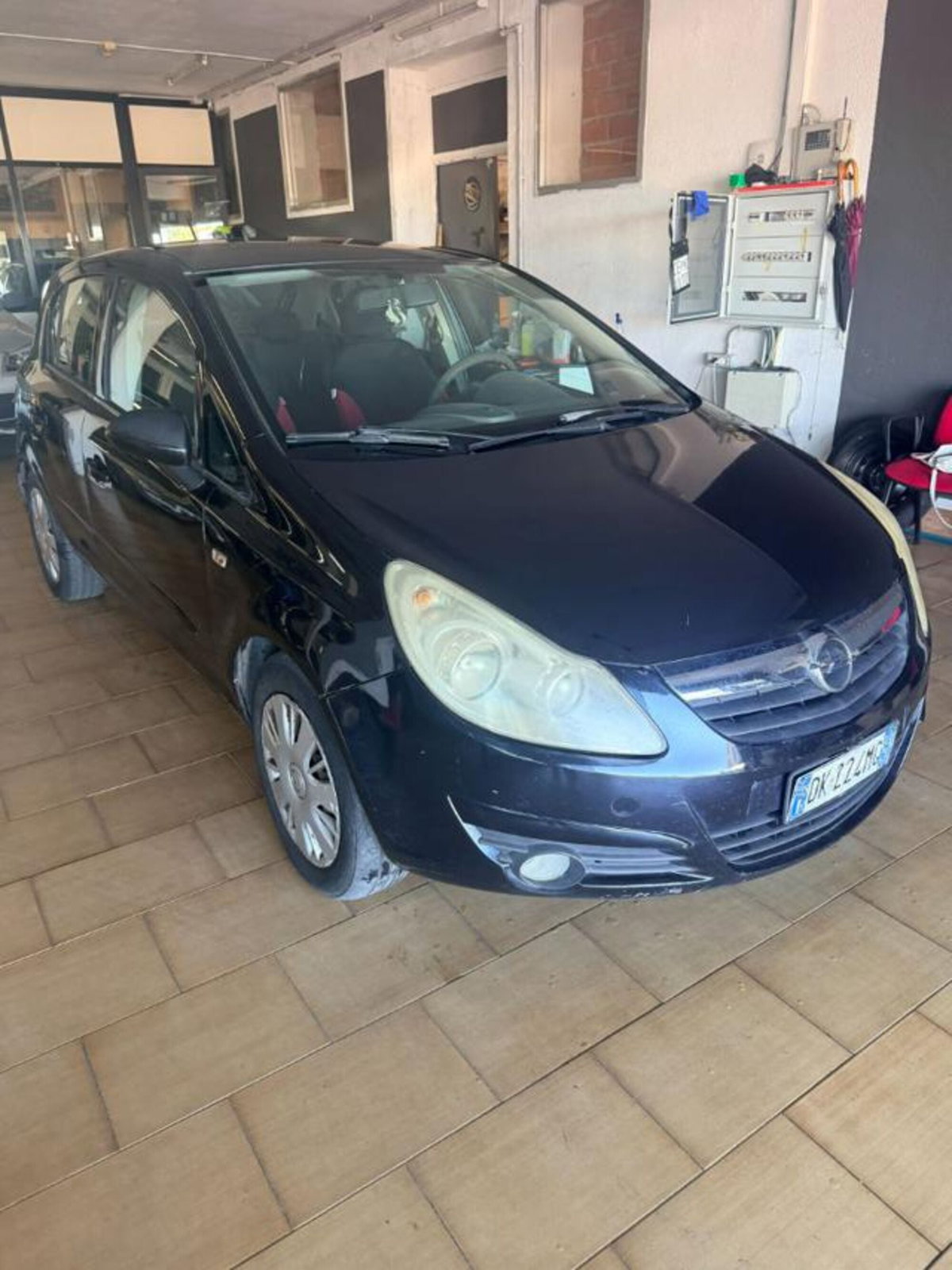Opel Corsa 1.2 5 porte Club (2)