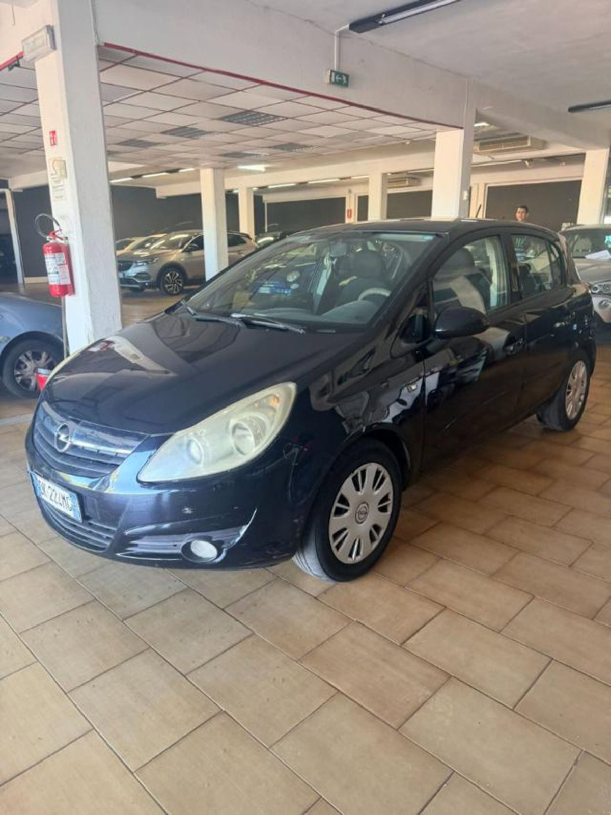 Opel Corsa 1.2 5 porte Club (3)
