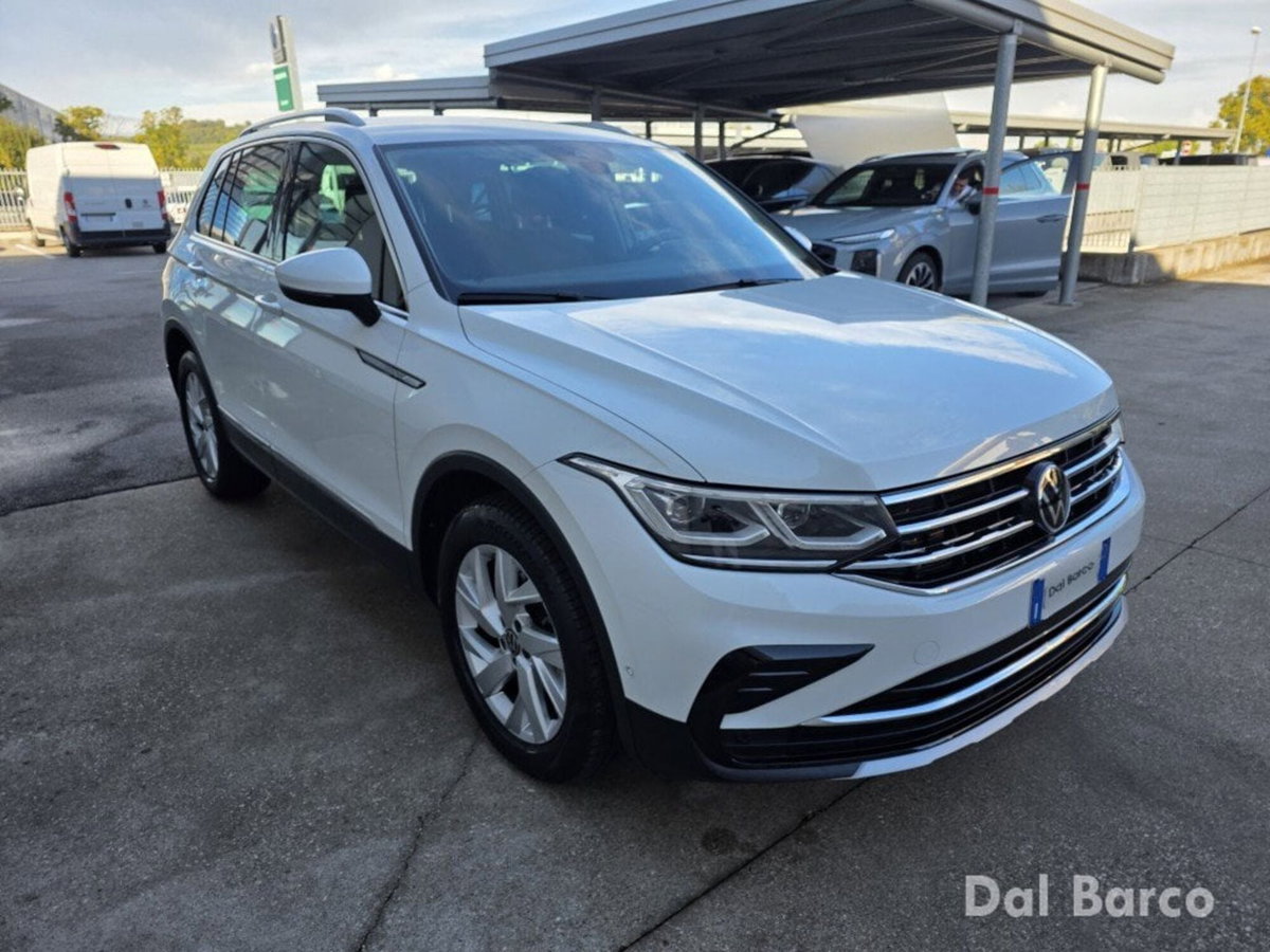 Volkswagen Tiguan 2.0 TDI 150 CV SCR DSG 4MOTION Elegance (3)