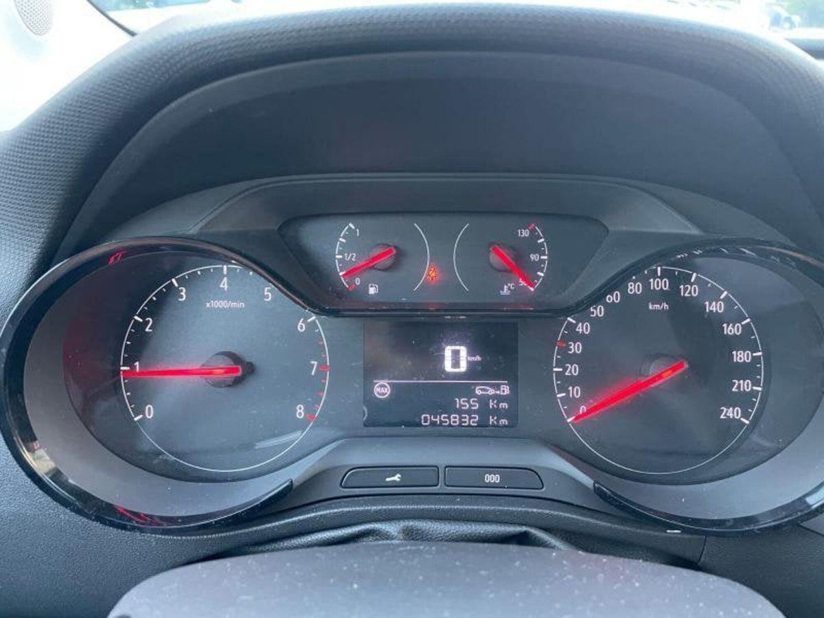 Opel Crossland X 1.2 12V Advance (6)