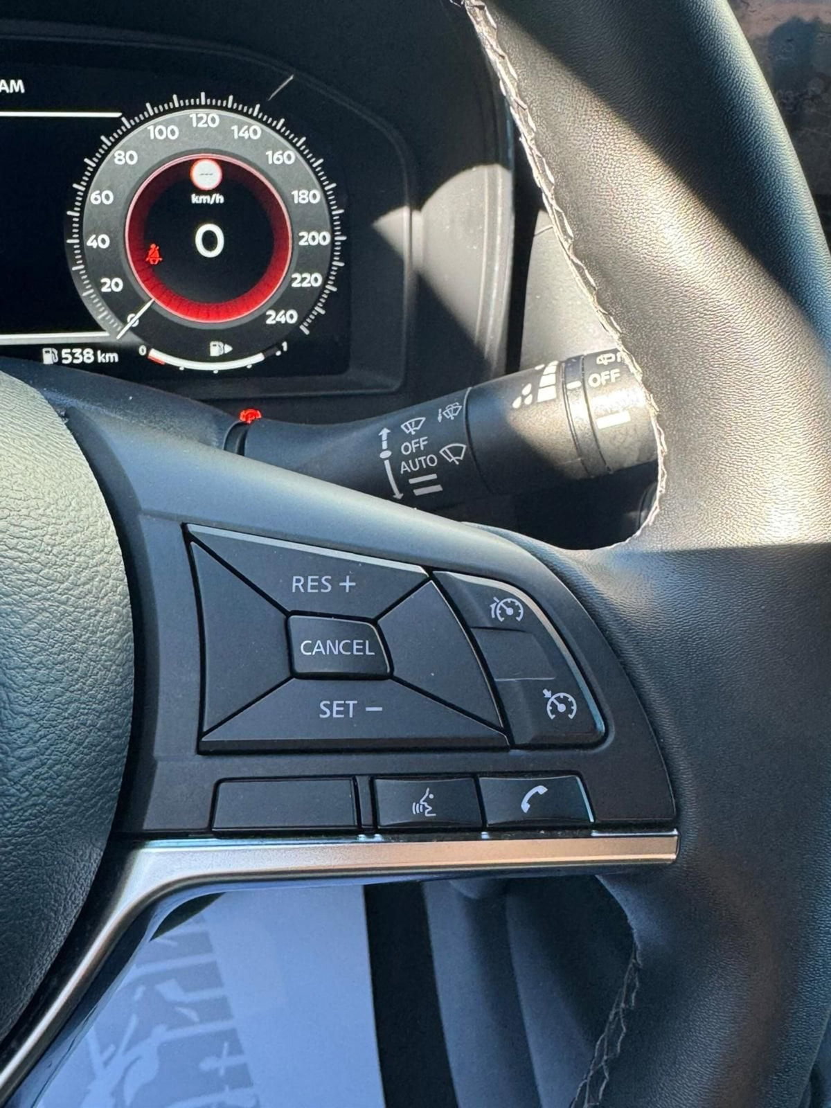 Nissan Juke 1.0 dig-t N-Connecta 114cv (14)