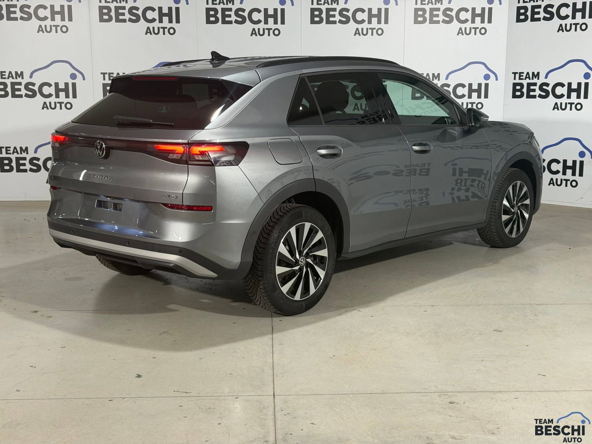 Volkswagen T-Roc 1.5 etsi Life 115cv dsg (2)