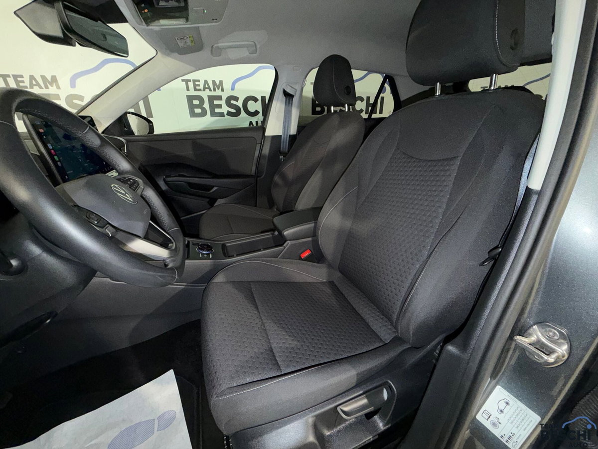 Volkswagen T-Roc 1.5 etsi Life 115cv dsg (7)