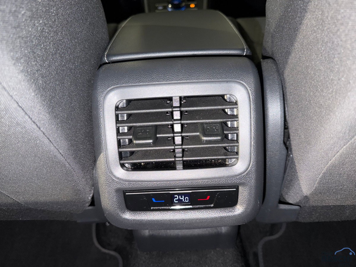 Volkswagen T-Roc 1.5 etsi Life 115cv dsg (6)