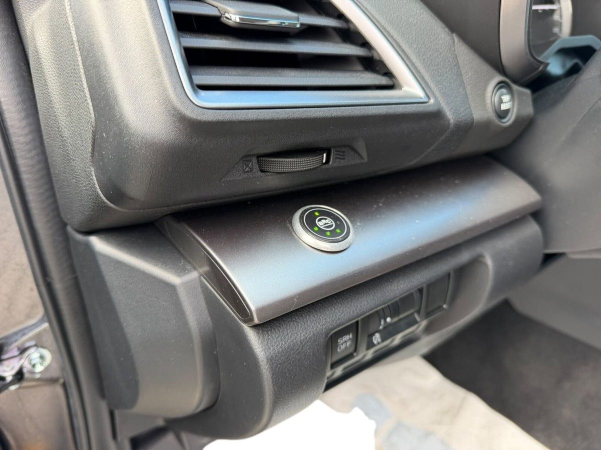 Subaru XV 1.6i Bi-Fuel Lineartronic Adventure (13)