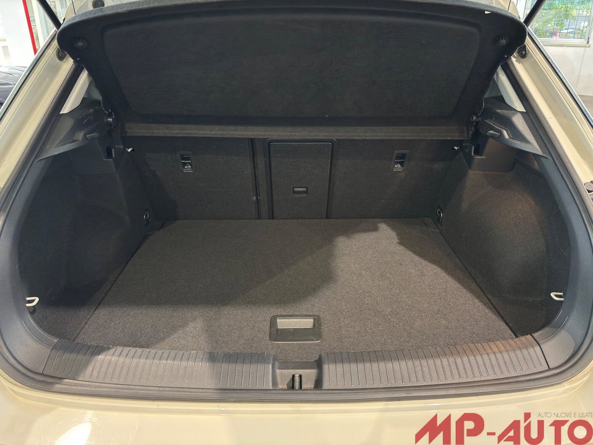 Volkswagen T-Roc 1.0 TSI Life (13)