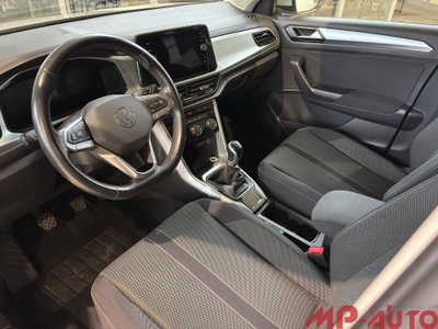 Volkswagen T-Roc 1.0 TSI Life (9)