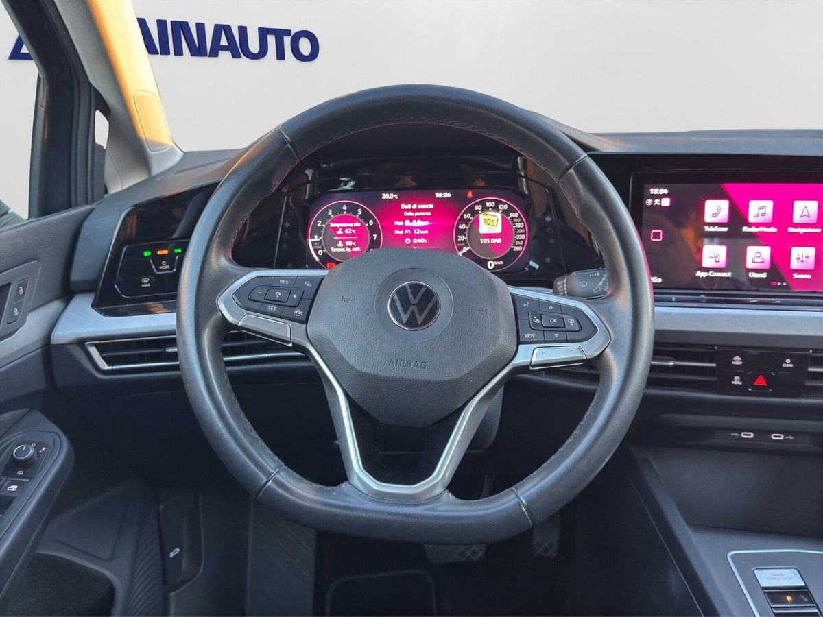 Volkswagen Golf 1.0 eTSI EVO DSG Life (11)