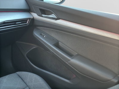 Volkswagen Golf 1.0 eTSI EVO DSG Life (18)