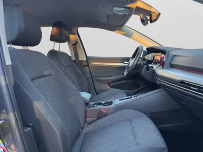Volkswagen Golf 1.0 eTSI EVO DSG Life (19)