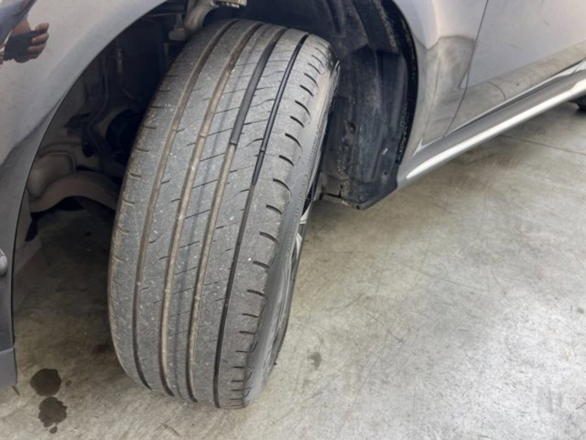 Mercedes-Benz EQC 400 4Matic Sport (13)