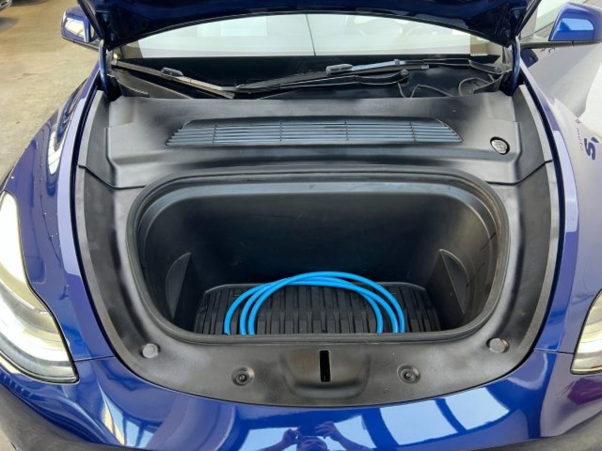 Tesla Model Y Long Range Dual Motor awd (12)