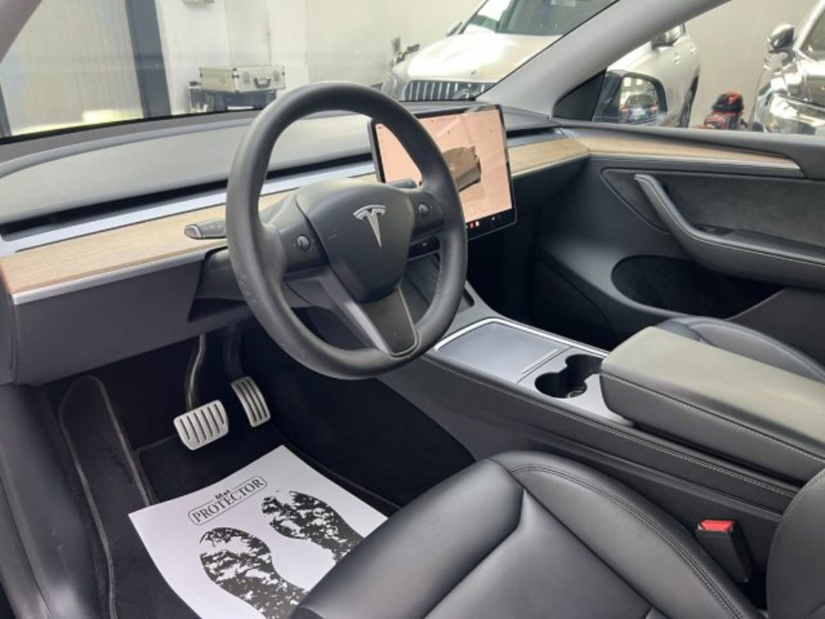 Tesla Model Y Performance awd (5)