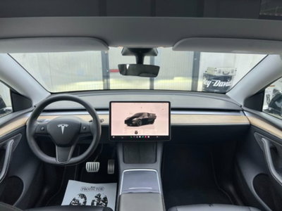 Tesla Model Y Performance awd (6)