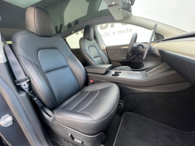 Tesla Model Y Long Range awd (11)