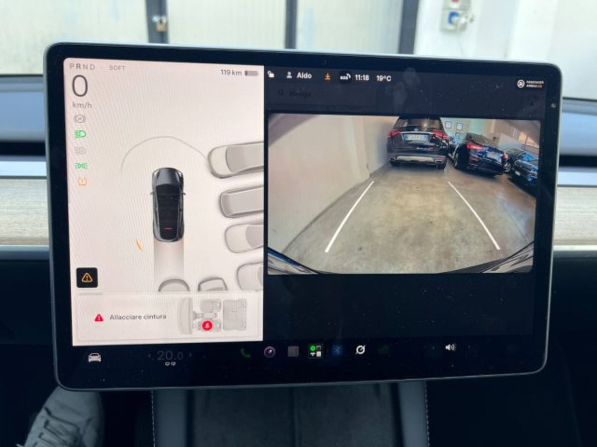 Tesla Model Y Long Range awd (12)