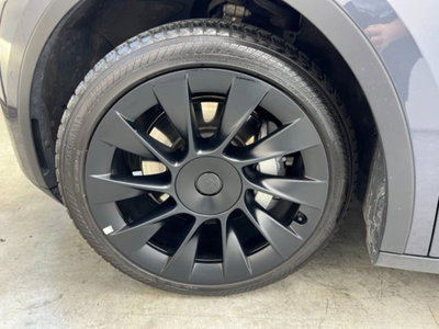 Tesla Model Y Long Range awd (13)